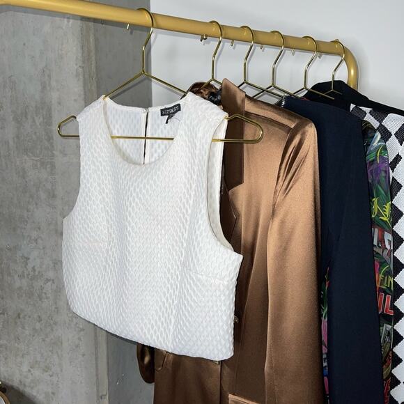 New Express White Honeycomb Mesh Sleeveless Cutout Crop Top - Picture 3 of 11